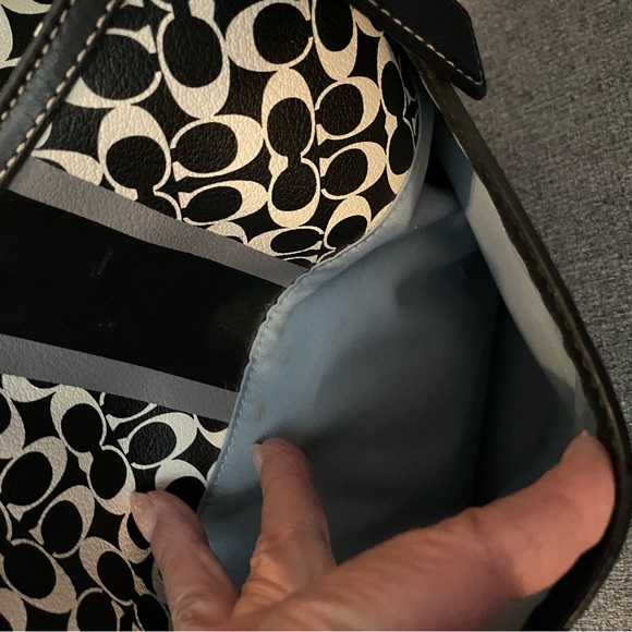 Coach Chelsea Signature Heritage Stripe Black and Cream Signature Tote EUC - Picture 8 of 8